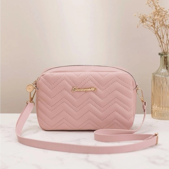 Handbags - ⚠️Clearance Pink Quilted Crossbody Bag